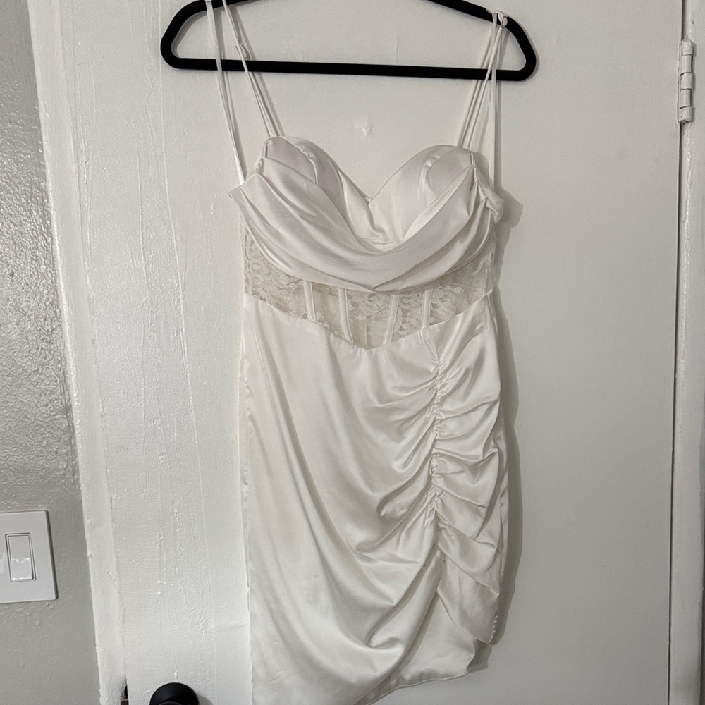 Chic Strapless White Dress with Ruched Detail
